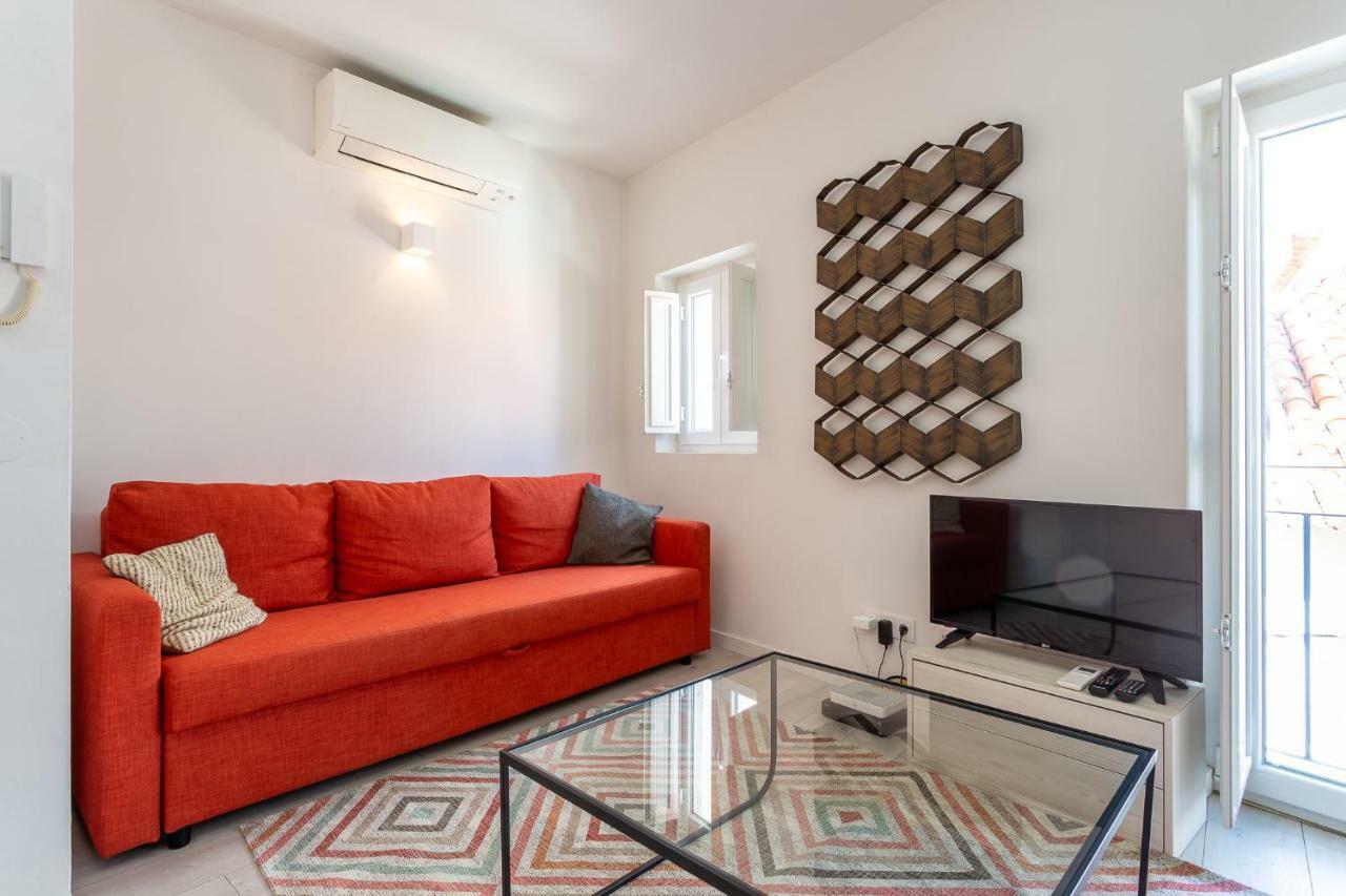 Tram 28 Duplex